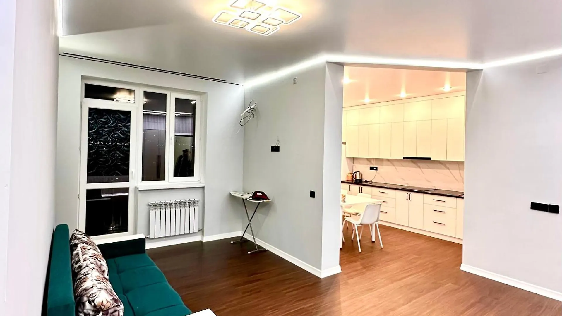 Appartamento Просторная 3-Комнатная Квартира 70 М Кв В Жк Elaman, Посуточно И Почасовой Almaty
